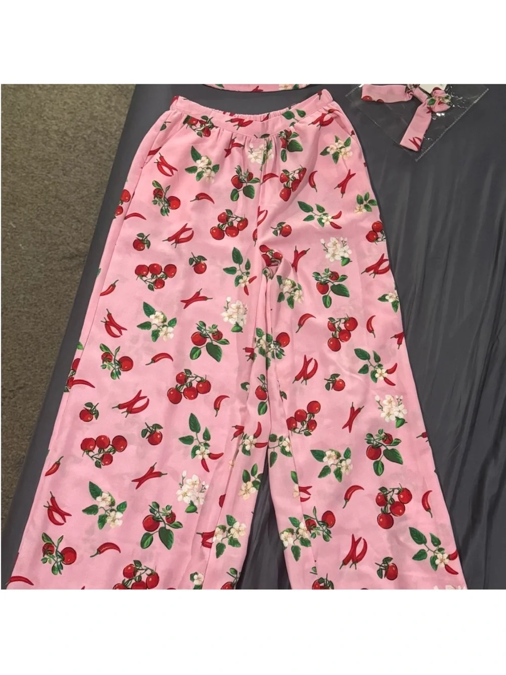 Sweet & Spicy Adorable 2 piece set with matching scrunchie